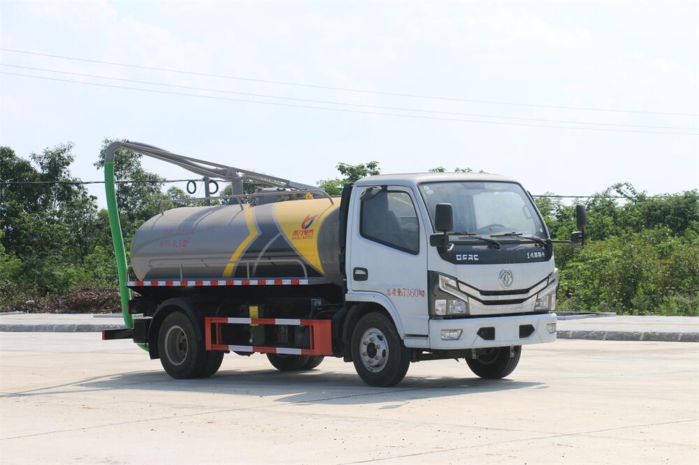5噸吸糞車(chē)-程力東風(fēng)多利卡5方吸糞車(chē)化糞池處理車(chē)廠家價(jià)格
