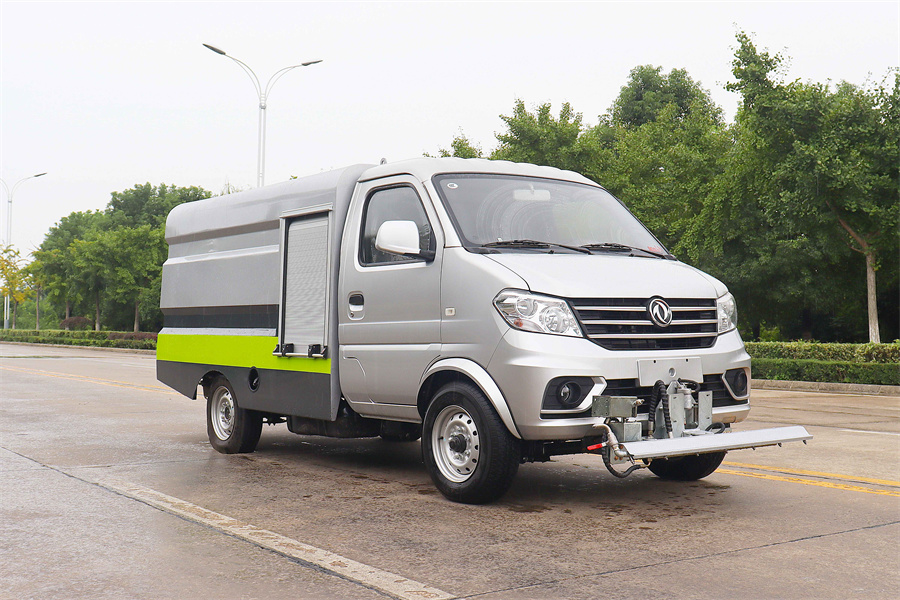 路面養(yǎng)護(hù)車-國六1.5立方藍(lán)牌東風(fēng)小康路面養(yǎng)護(hù)車廠家價格